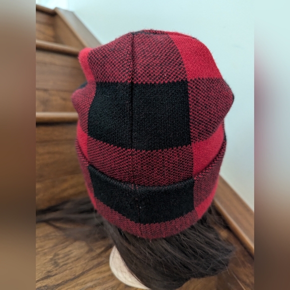 Canadiana Plaid Red and Black Beanie One Size - Picture 3 of 4